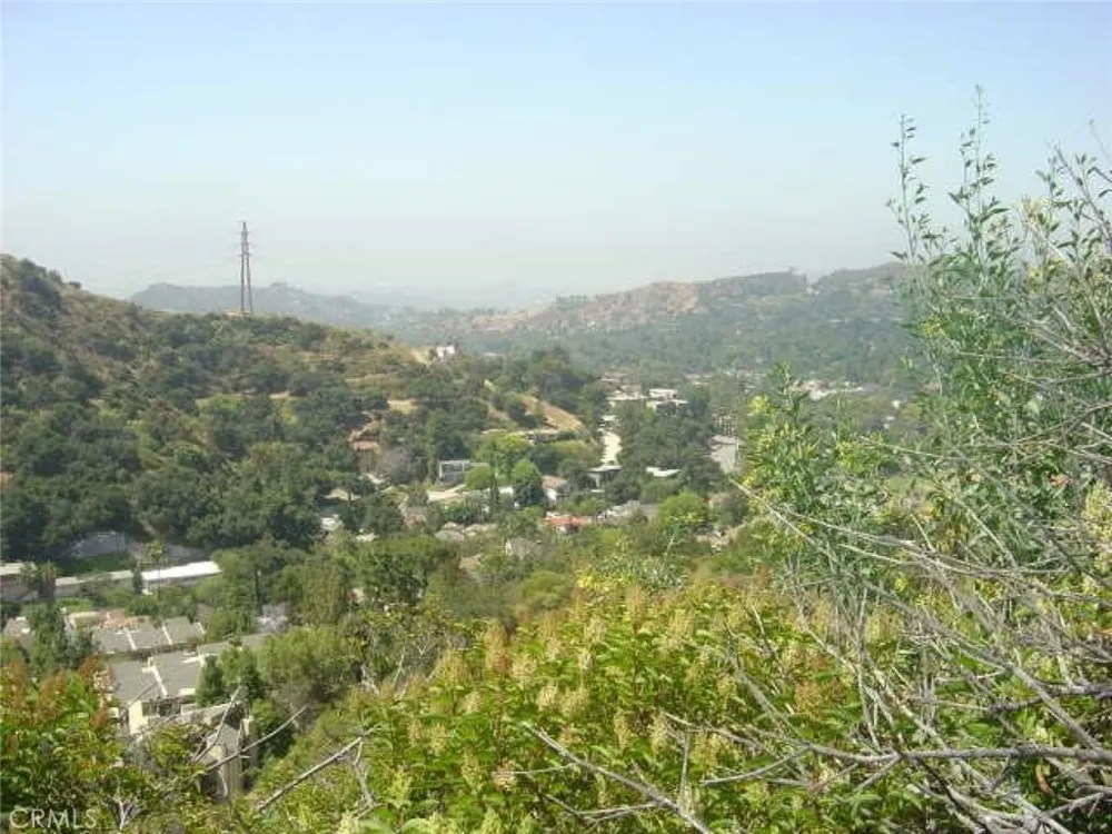 1990 Bayberry Drive Glendale, CA 91208