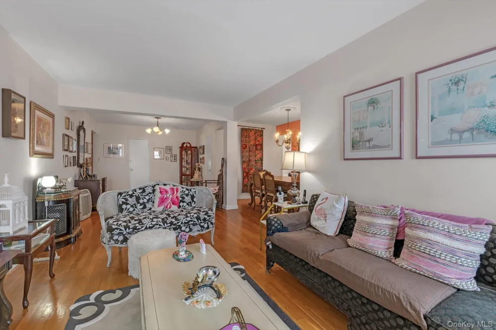 83-35 139 STREET #5M Briarwood, NY 11435