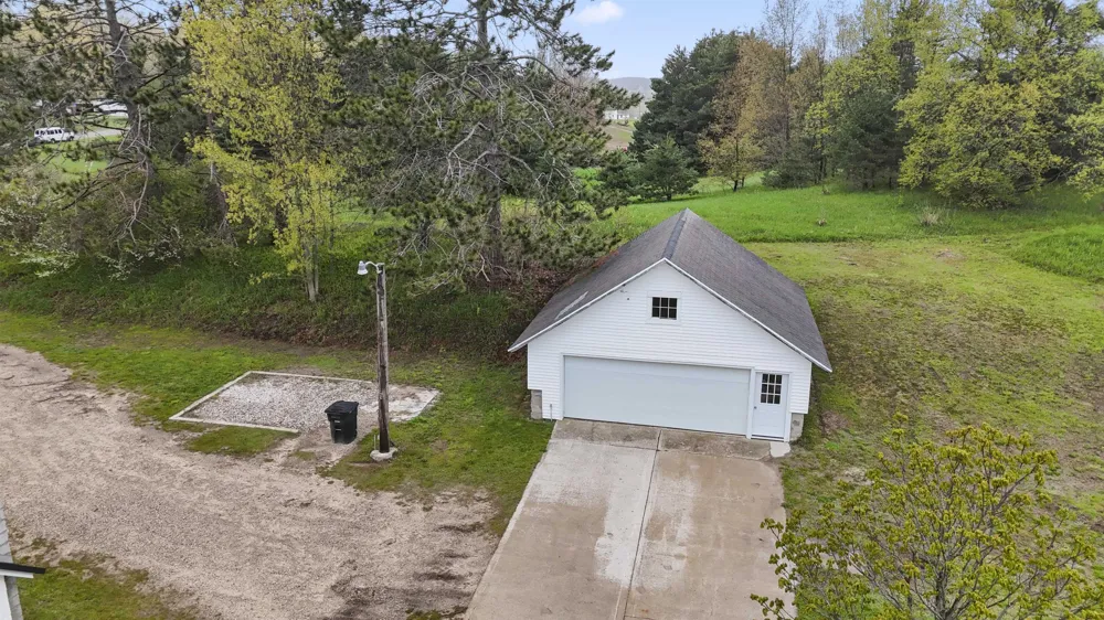 9901 S 41 ROAD Clam Lake Township, MI 49601