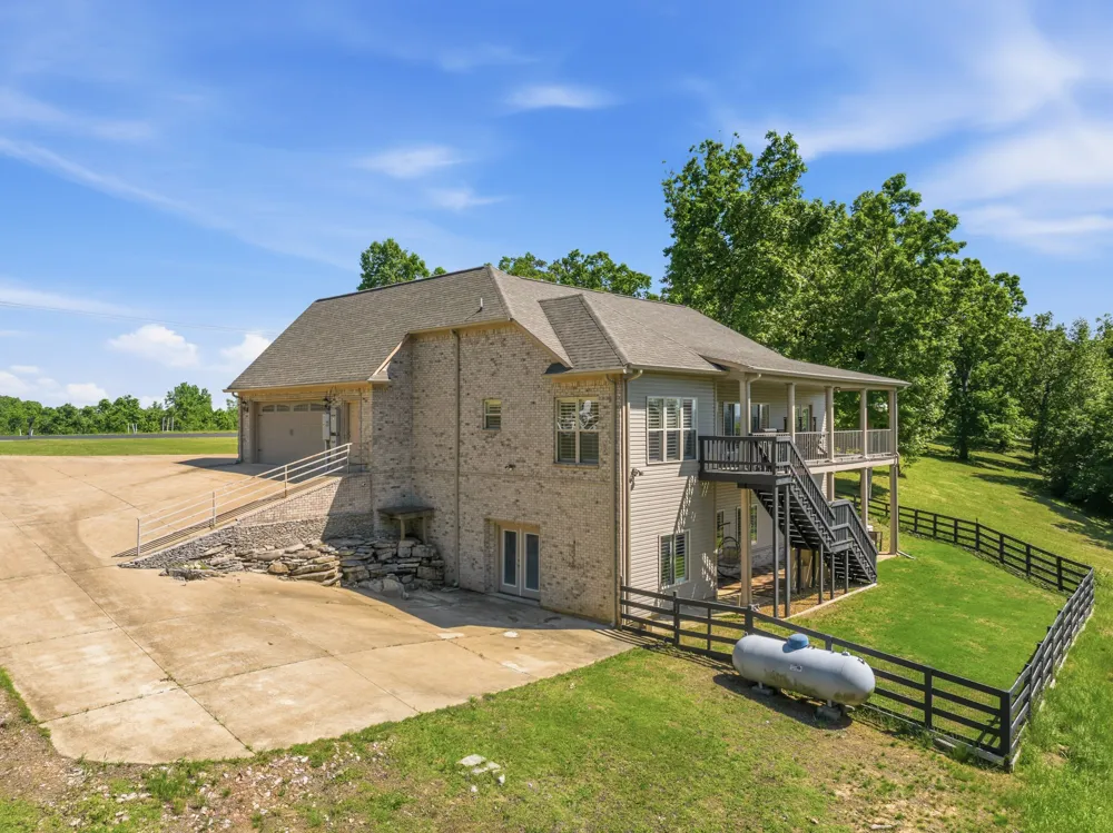 300 Rivers Edge Dr Bath Springs, TN 38311