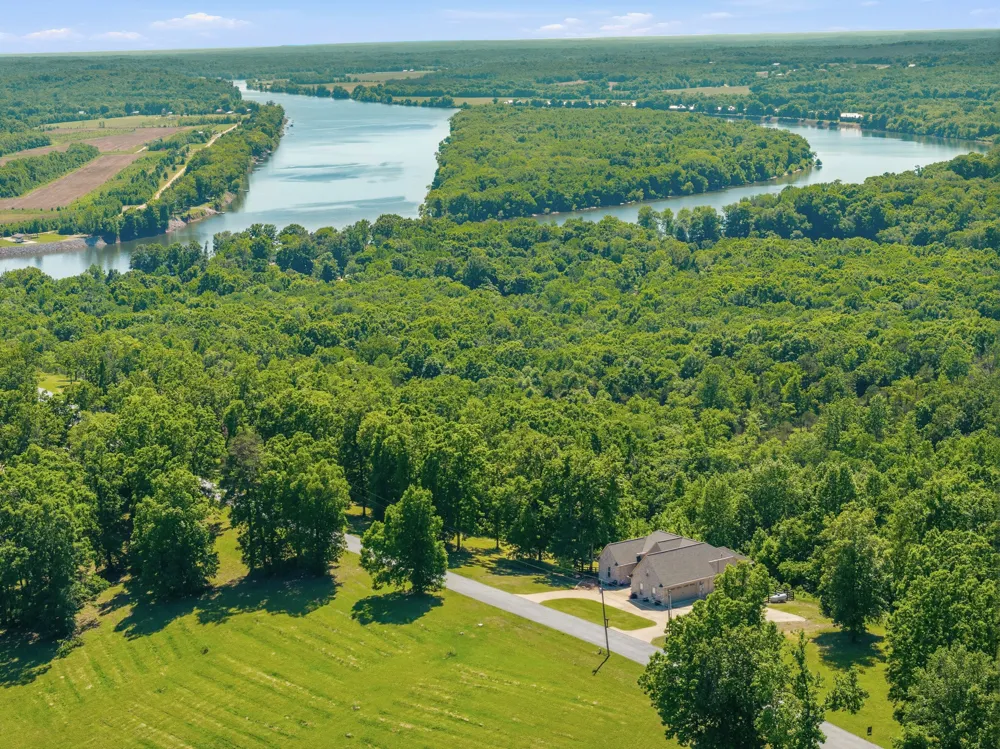 300 Rivers Edge Dr Bath Springs, TN 38311