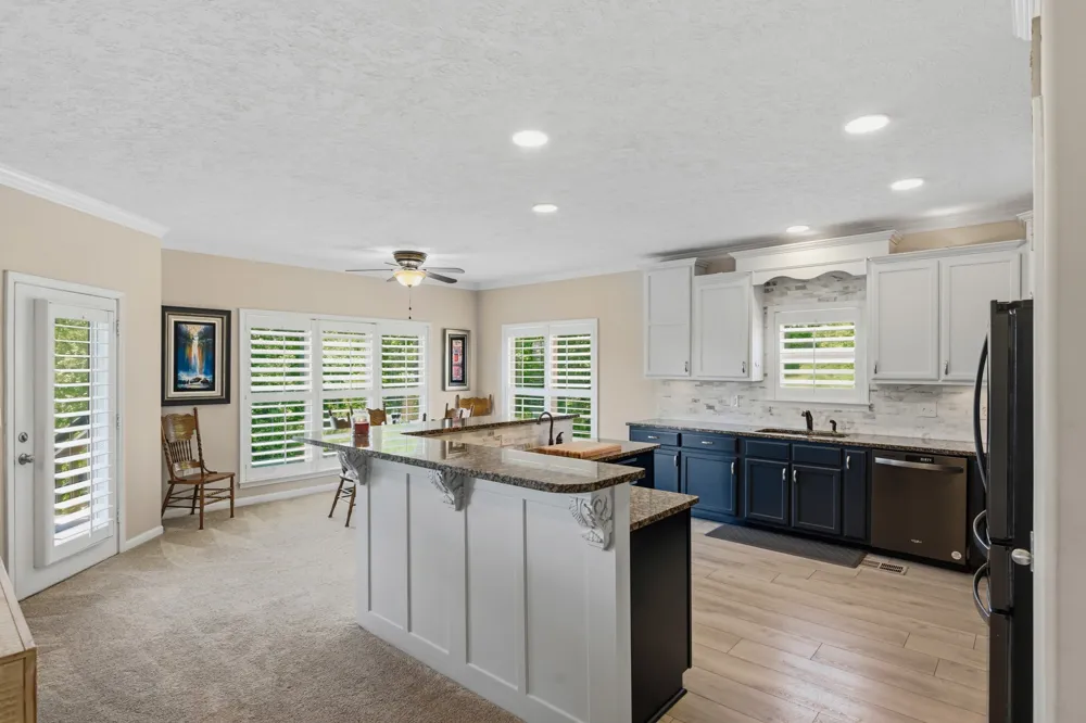 300 Rivers Edge Dr Bath Springs, TN 38311