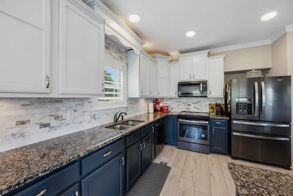 300 Rivers Edge Dr Bath Springs, TN 38311