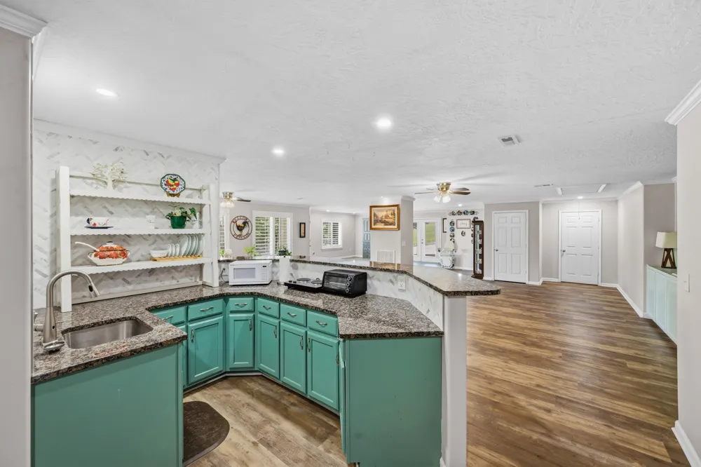 300 Rivers Edge Dr Bath Springs, TN 38311