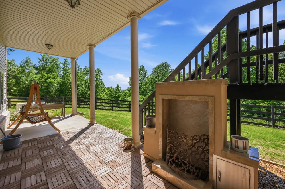 300 Rivers Edge Dr Bath Springs, TN 38311
