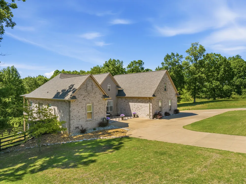 300 Rivers Edge Dr Bath Springs, TN 38311
