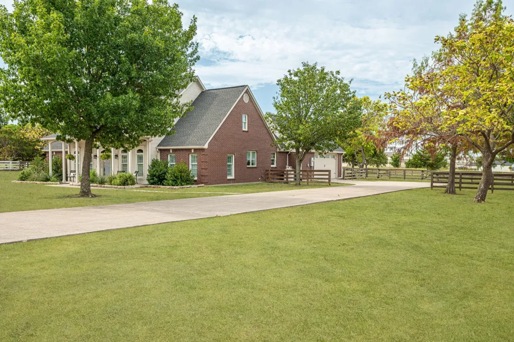 15 Brookhollow Circle Melissa, TX 75454