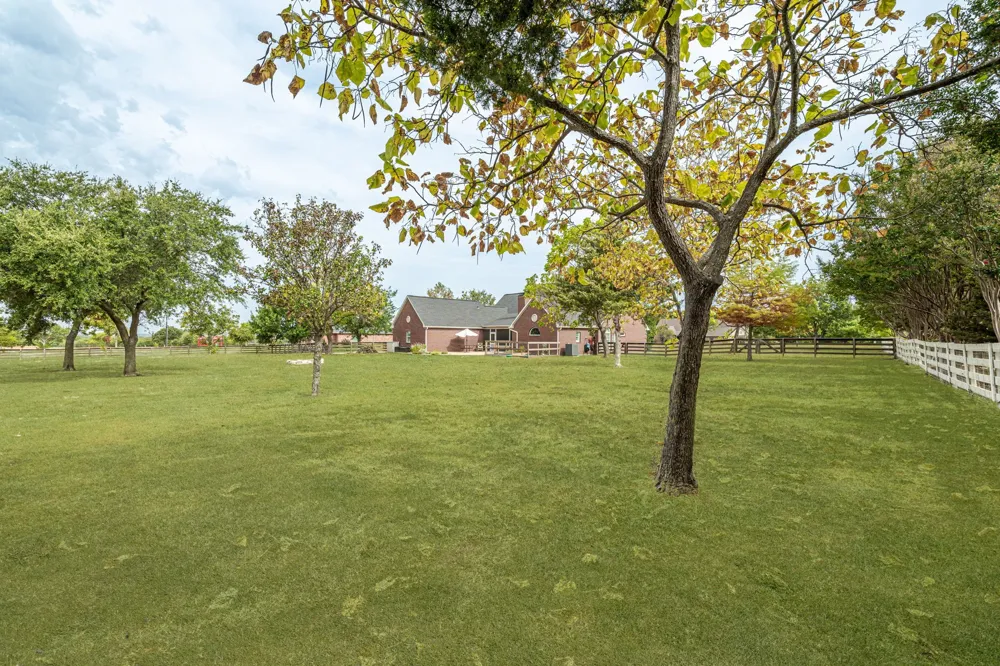 15 Brookhollow Circle Melissa, TX 75454