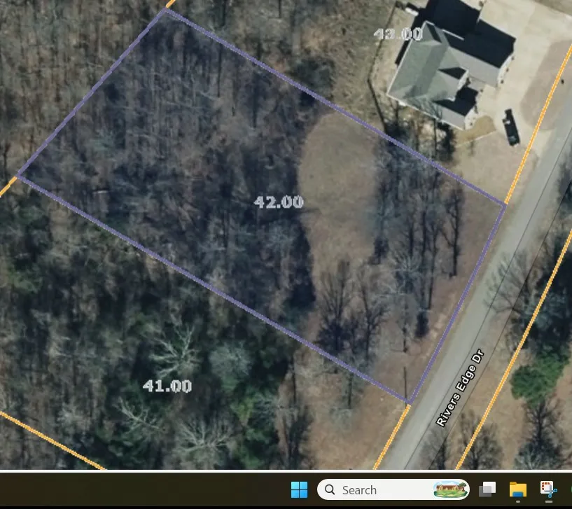 340 Rivers Edge Dr Bath Springs, TN 38311