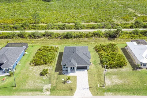 384 BAYTREE DRIVE