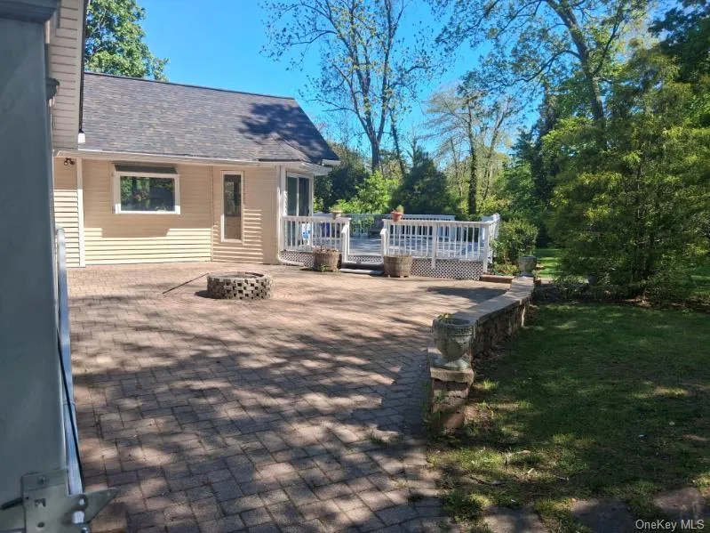 81 Union Avenue Amityville, NY 11701