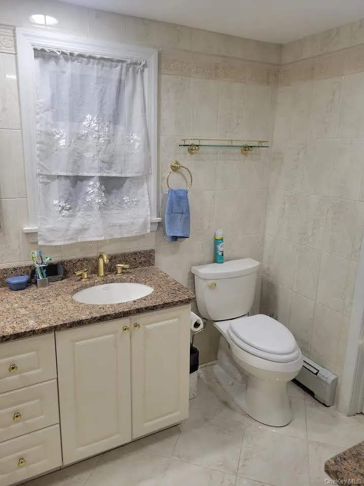 81 Union Avenue Amityville, NY 11701