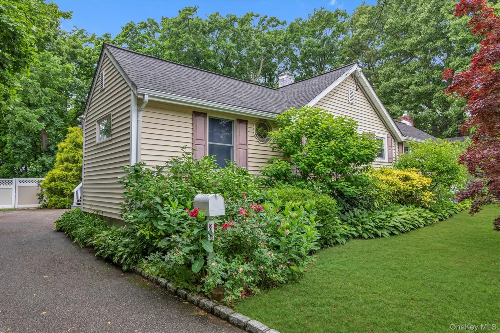 81 Union Avenue Amityville, NY 11701