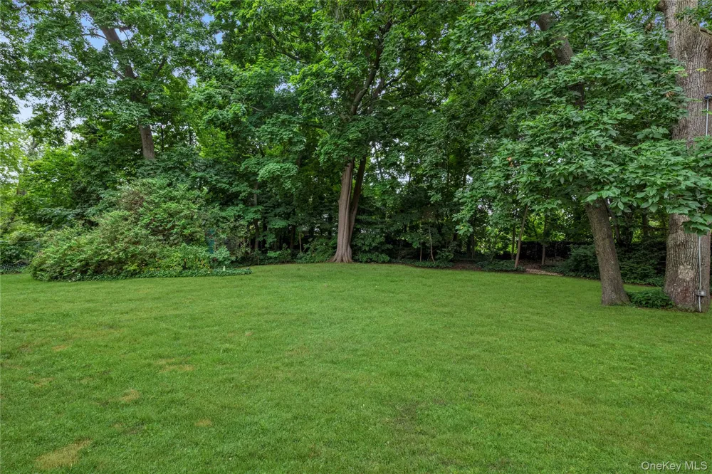 81 Union Avenue Amityville, NY 11701