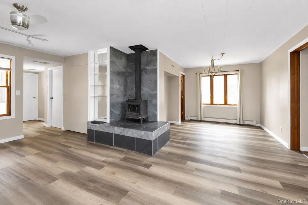 81 Union Avenue Amityville, NY 11701