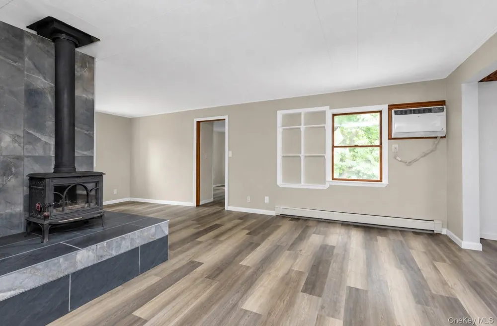 81 Union Avenue Amityville, NY 11701