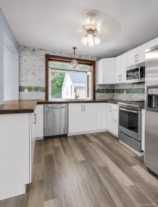 81 Union Avenue Amityville, NY 11701