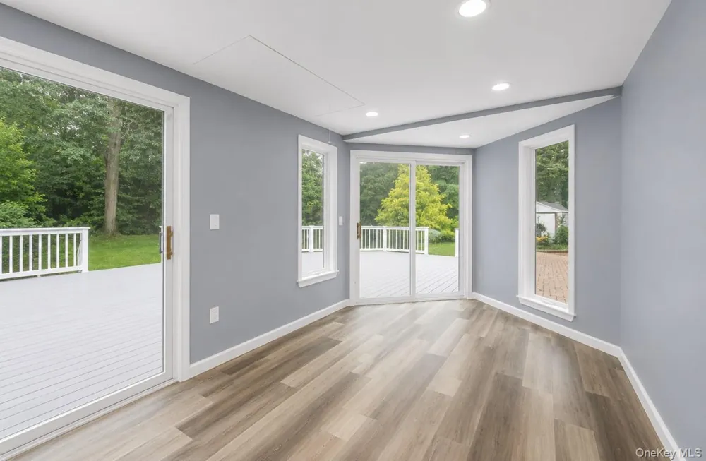 81 Union Avenue Amityville, NY 11701