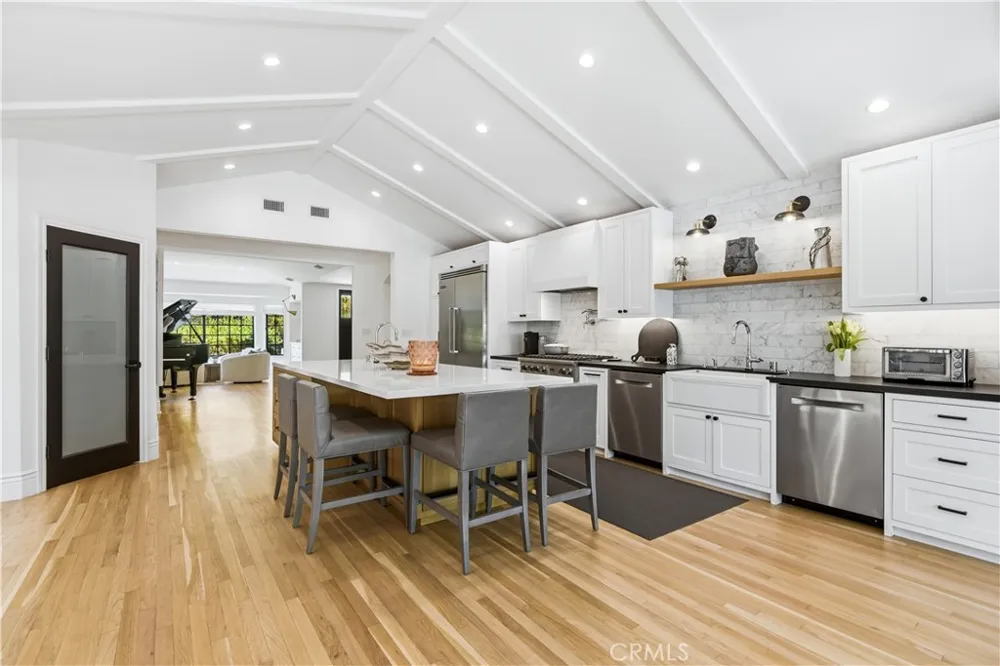 5460 ROUND MEADOW Hidden Hills, CA 91302