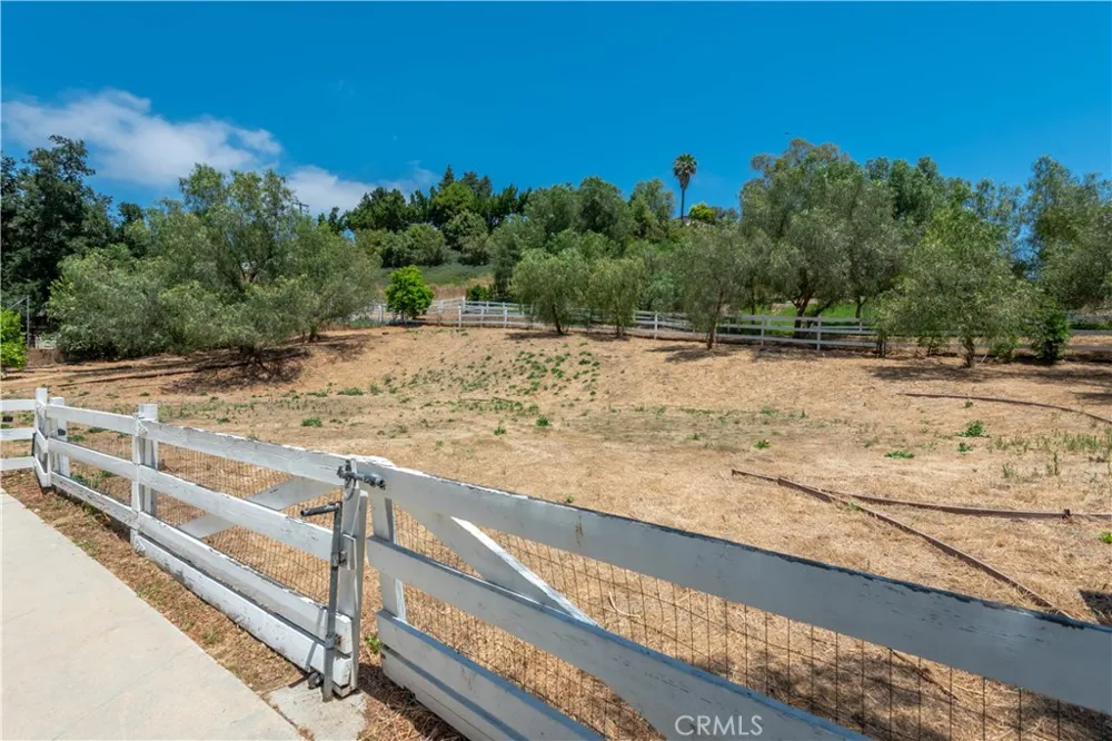 5460 ROUND MEADOW Hidden Hills, CA 91302