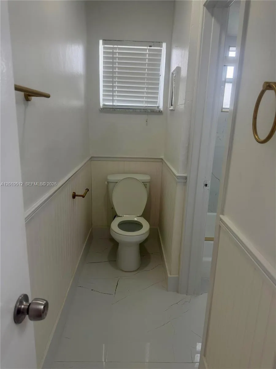 3700 NW 62nd Ave #107 Virginia Gardens, FL 33166