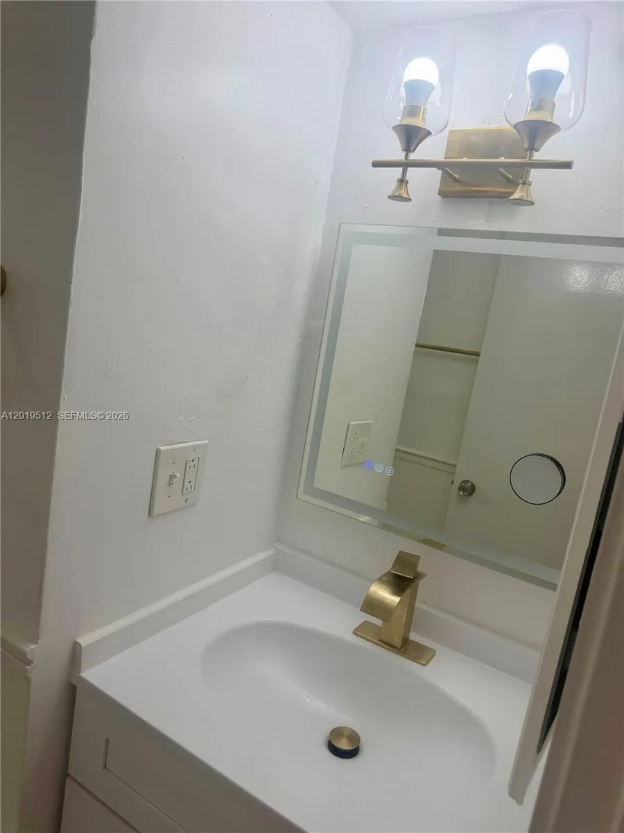 3700 NW 62nd Ave #107 Virginia Gardens, FL 33166