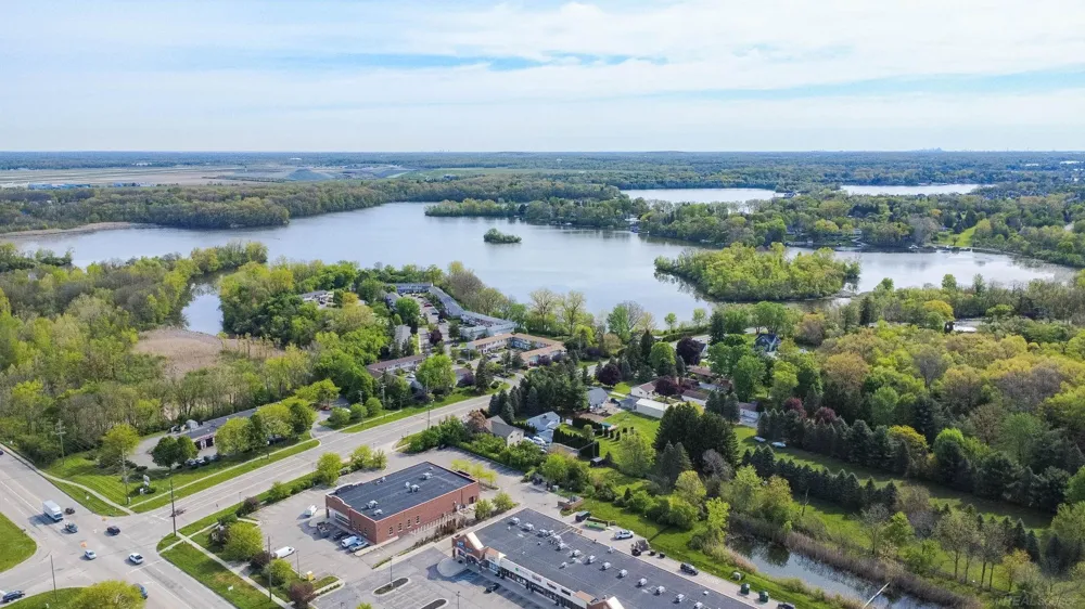 13281 Lake Point Boulevard Van Buren Charter Township, MI 48111