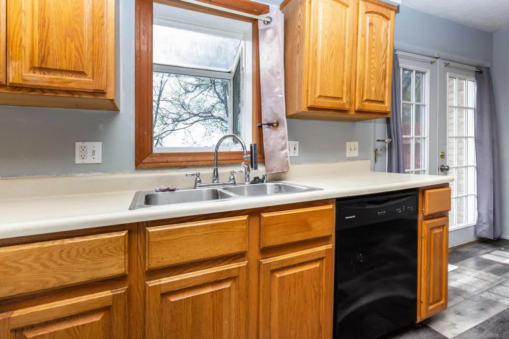 13281 Lake Point Boulevard Van Buren Charter Township, MI 48111