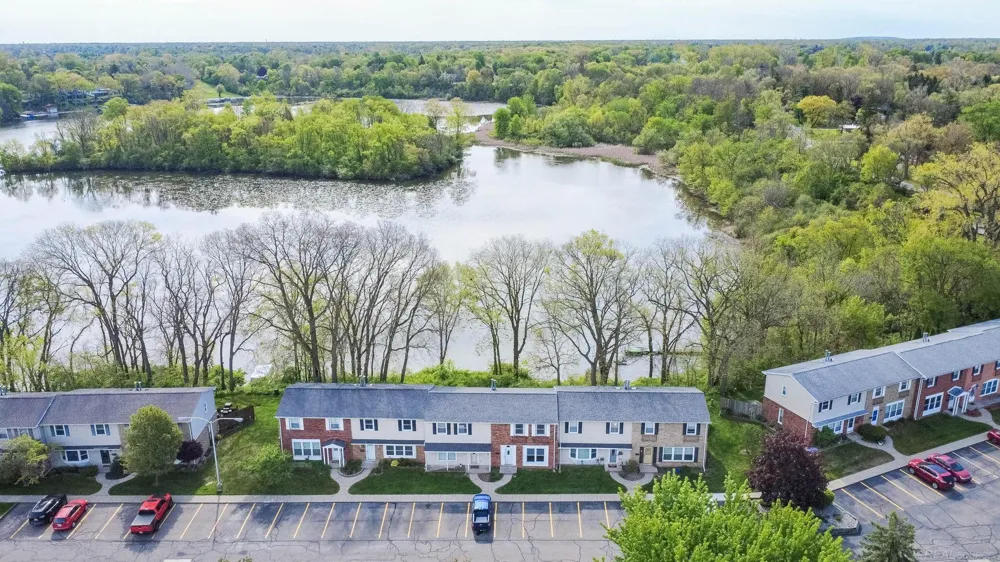 13281 Lake Point Boulevard Van Buren Charter Township, MI 48111