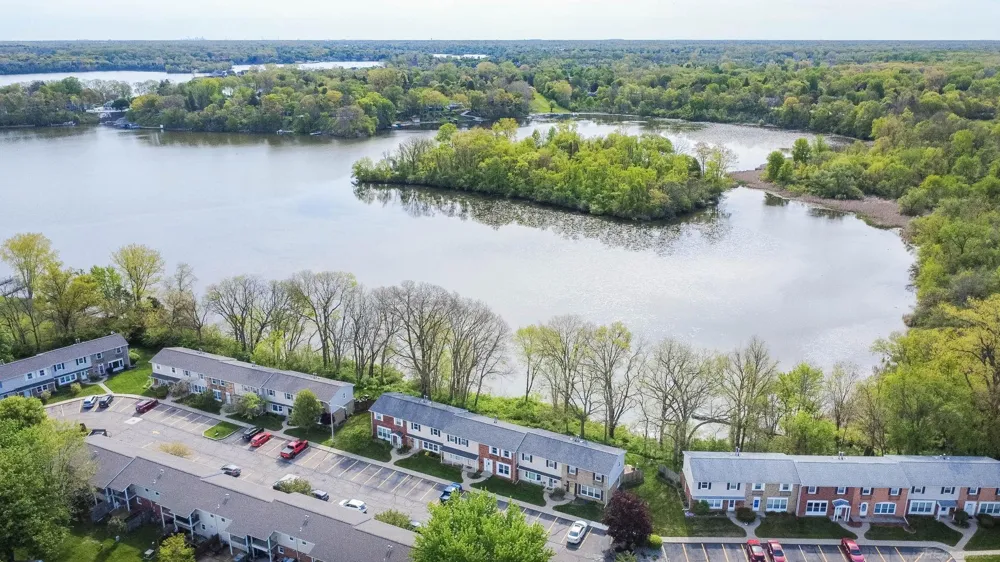 13281 Lake Point Boulevard Van Buren Charter Township, MI 48111