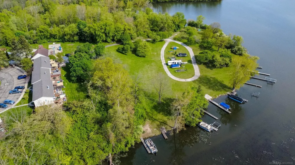 13281 Lake Point Boulevard Van Buren Charter Township, MI 48111