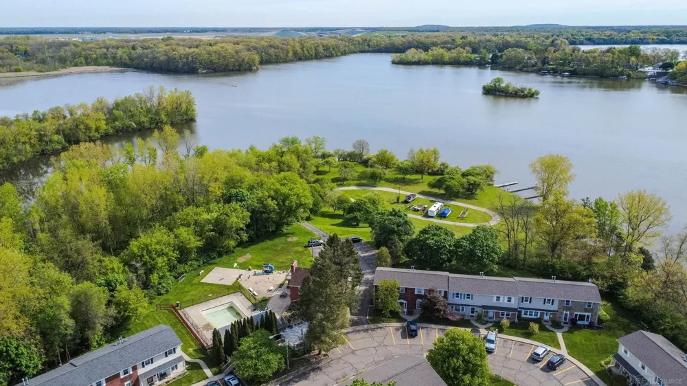 13281 Lake Point Boulevard Van Buren Charter Township, MI 48111