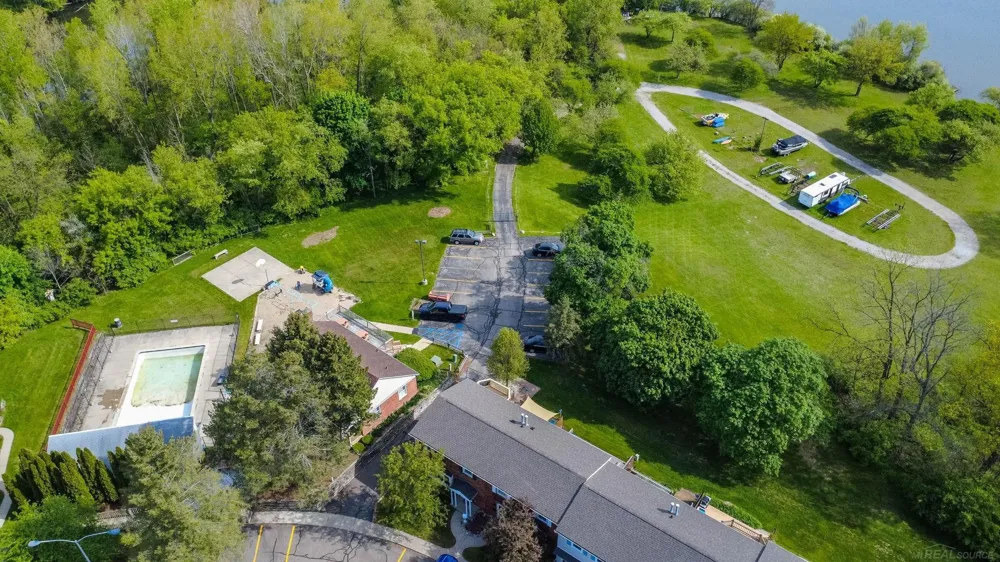 13281 Lake Point Boulevard Van Buren Charter Township, MI 48111