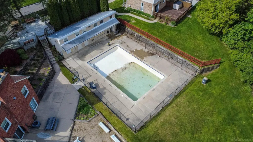 13281 Lake Point Boulevard Van Buren Charter Township, MI 48111
