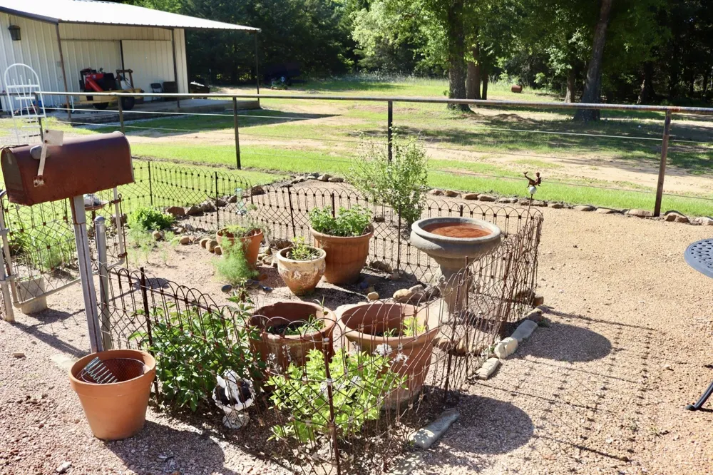 387 County Road 2101 Ivanhoe, TX 75447