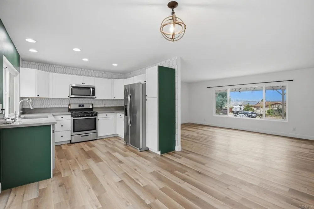 13104 Lakeview Granada Drive Lakeside, CA 92040