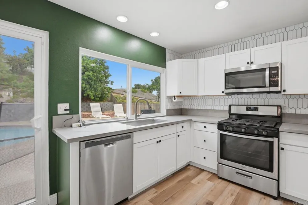 13104 Lakeview Granada Drive Lakeside, CA 92040