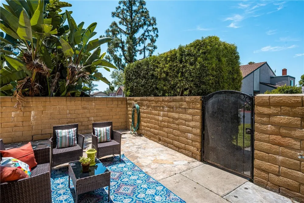 306 Los Padres Lane Placentia, CA 92870