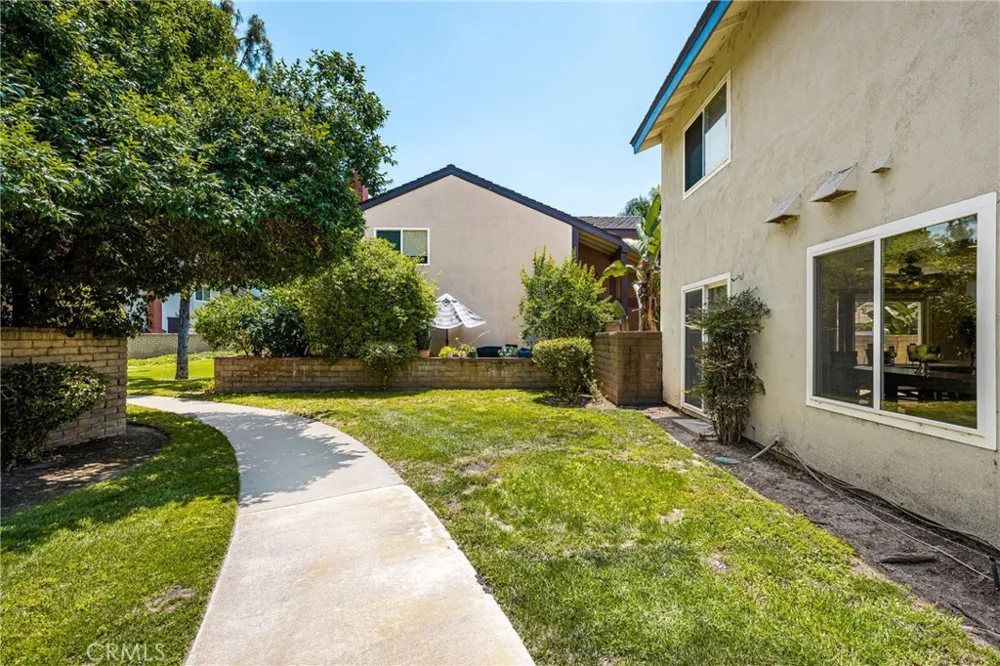306 Los Padres Lane Placentia, CA 92870