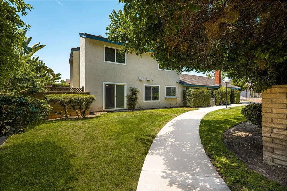 306 Los Padres Lane Placentia, CA 92870