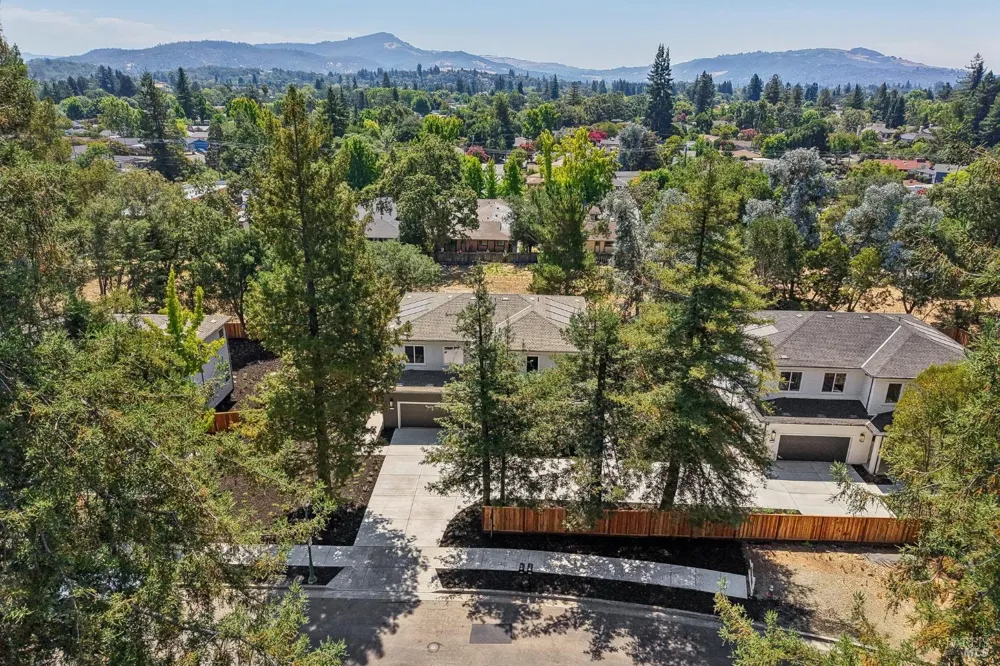 5924 Lyric Lane Santa Rosa, CA 95404