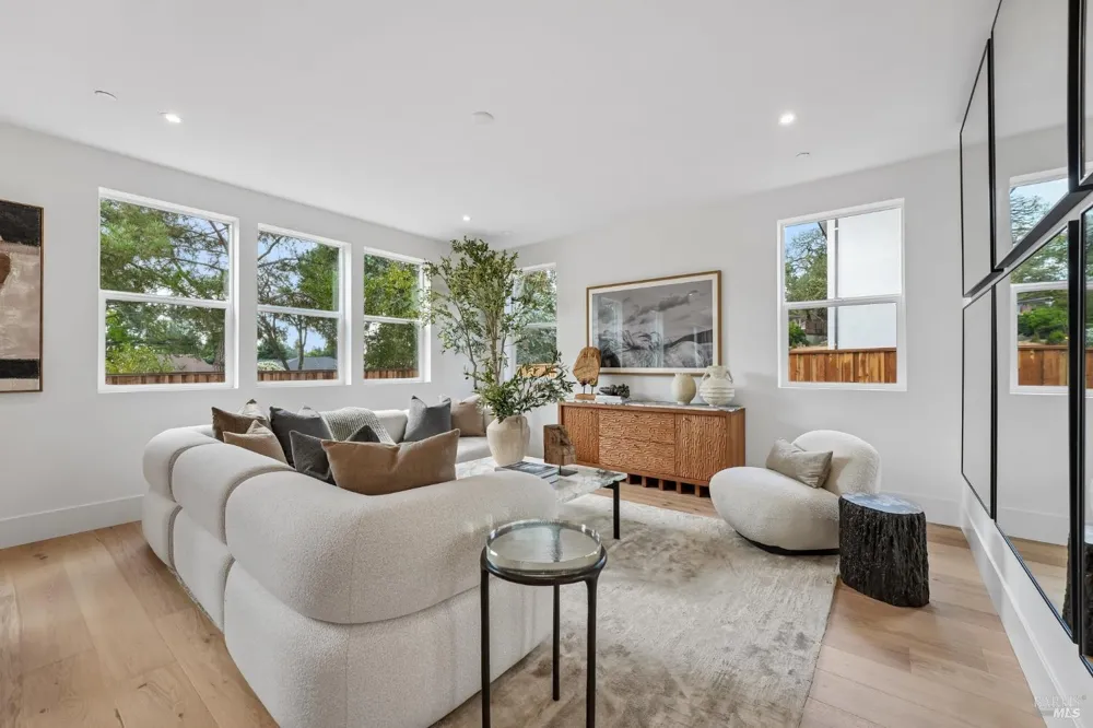5924 Lyric Lane Santa Rosa, CA 95404