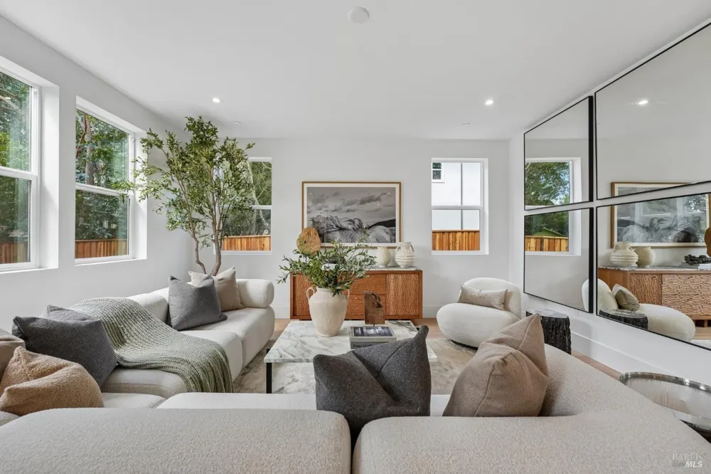 5924 Lyric Lane Santa Rosa, CA 95404