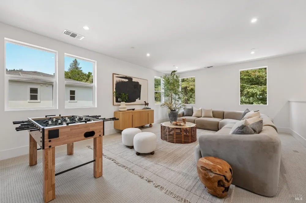 5924 Lyric Lane Santa Rosa, CA 95404