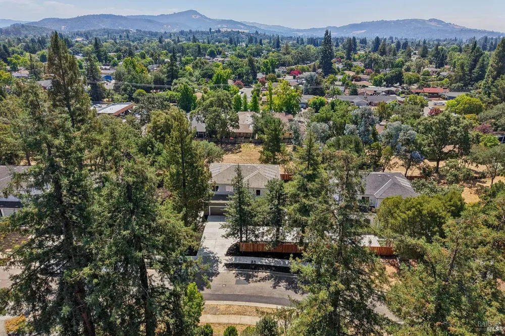 5924 Lyric Lane Santa Rosa, CA 95404