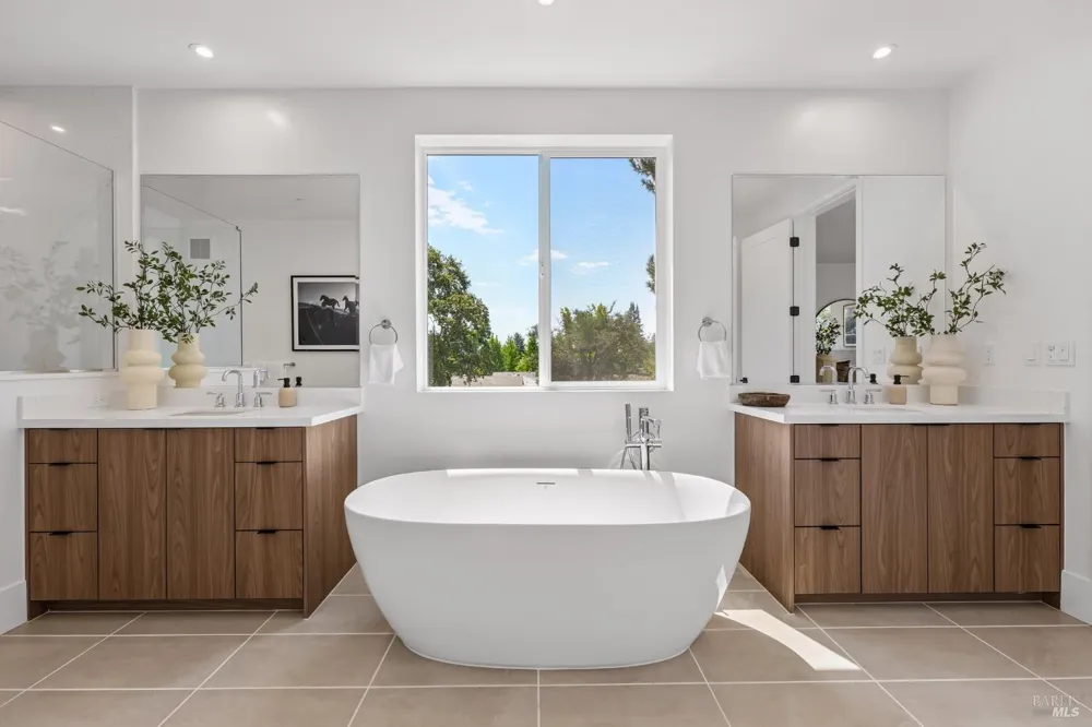 5924 Lyric Lane Santa Rosa, CA 95404