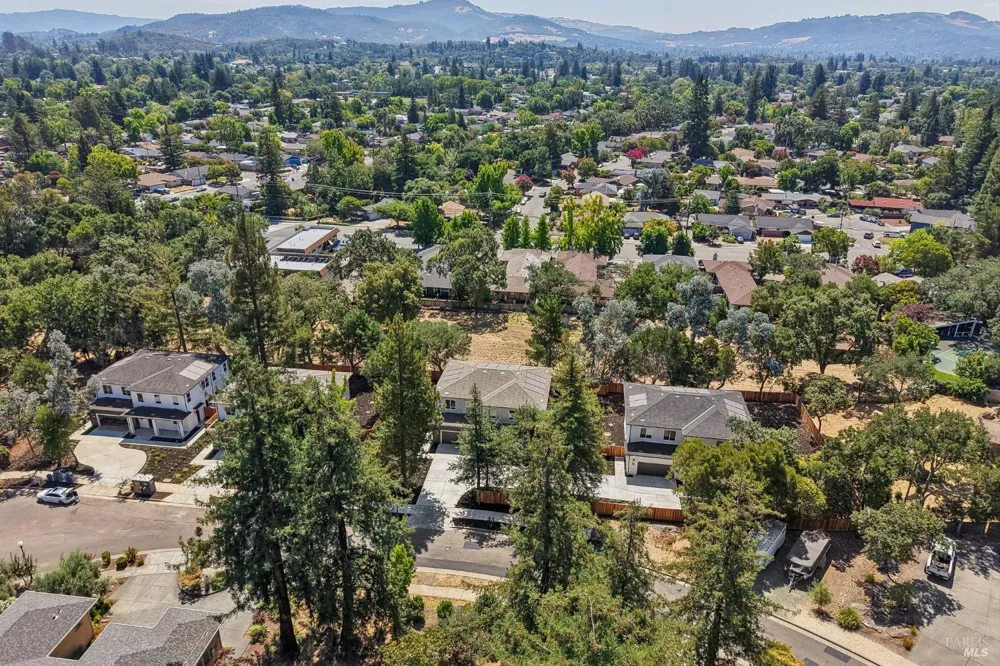 5924 Lyric Lane Santa Rosa, CA 95404