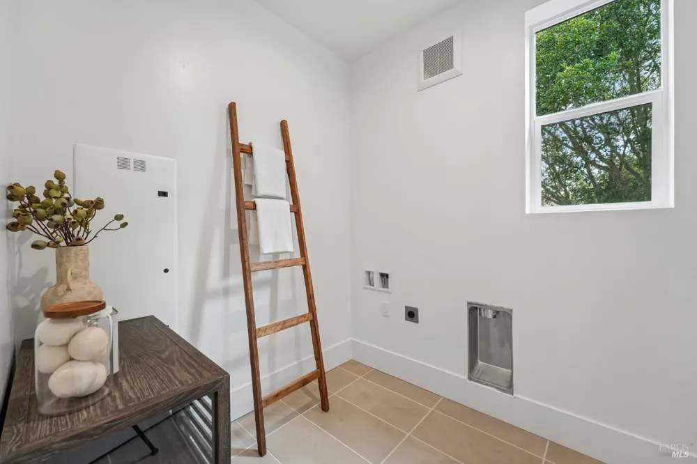 5924 Lyric Lane Santa Rosa, CA 95404