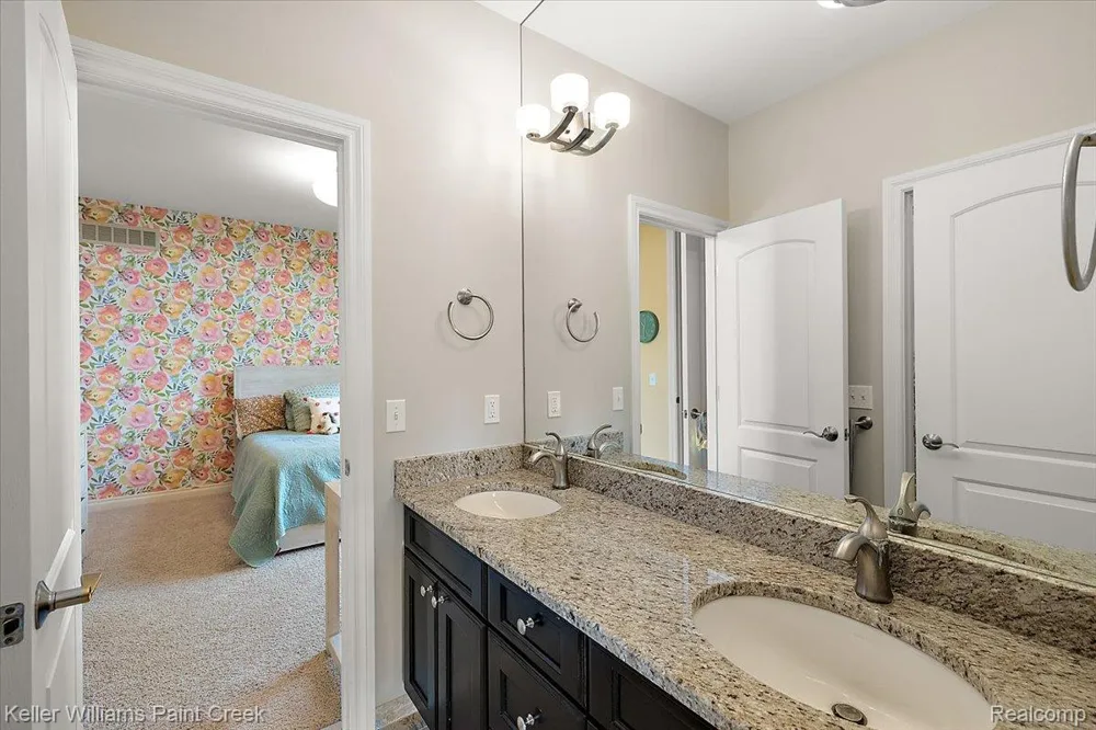 4838 Pinecrest Court Rochester City, MI 48306