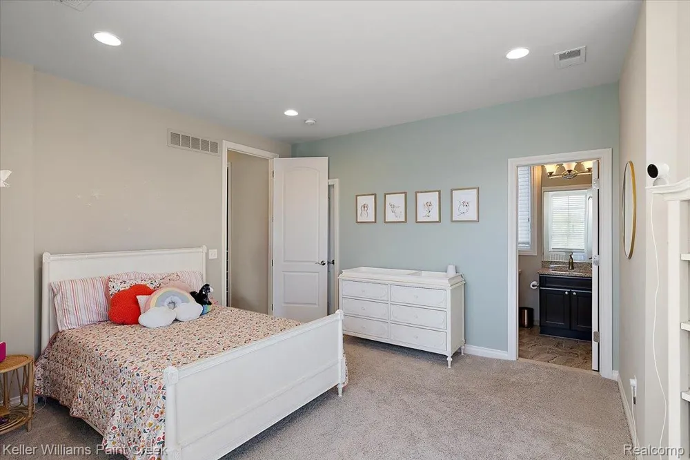 4838 Pinecrest Court Rochester City, MI 48306